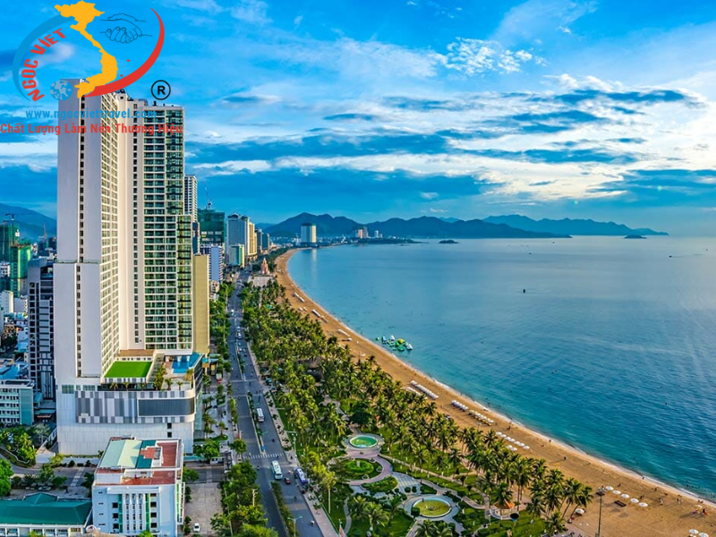 NHA TRANG BEACH - EXPLORING VINWONDERS  OF NHA TRANG