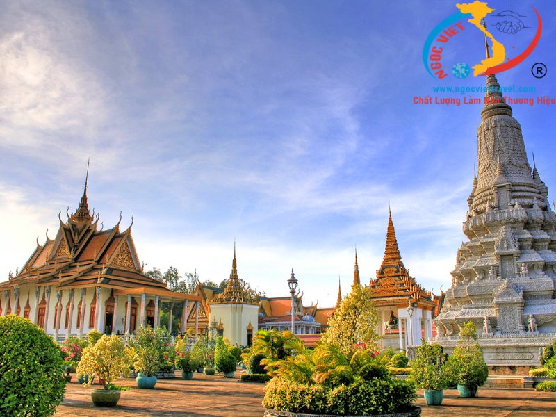 TOUR CAMBODIA - SIEM REAP - SIHANOUK - BOKOR - PHNOM PENH